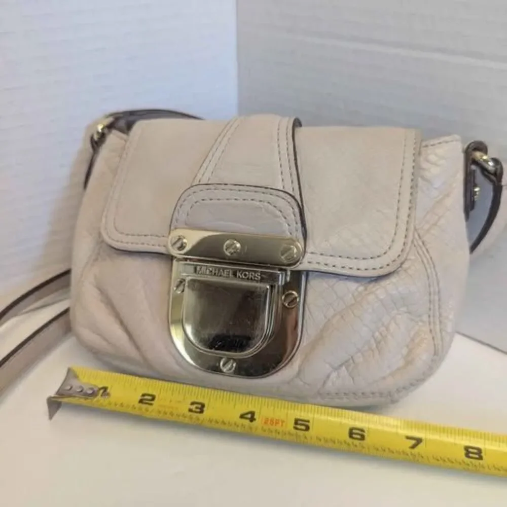 Michael Kors Small Tan Cream Colored Leather Crossbody Bag Purse 8x5x2